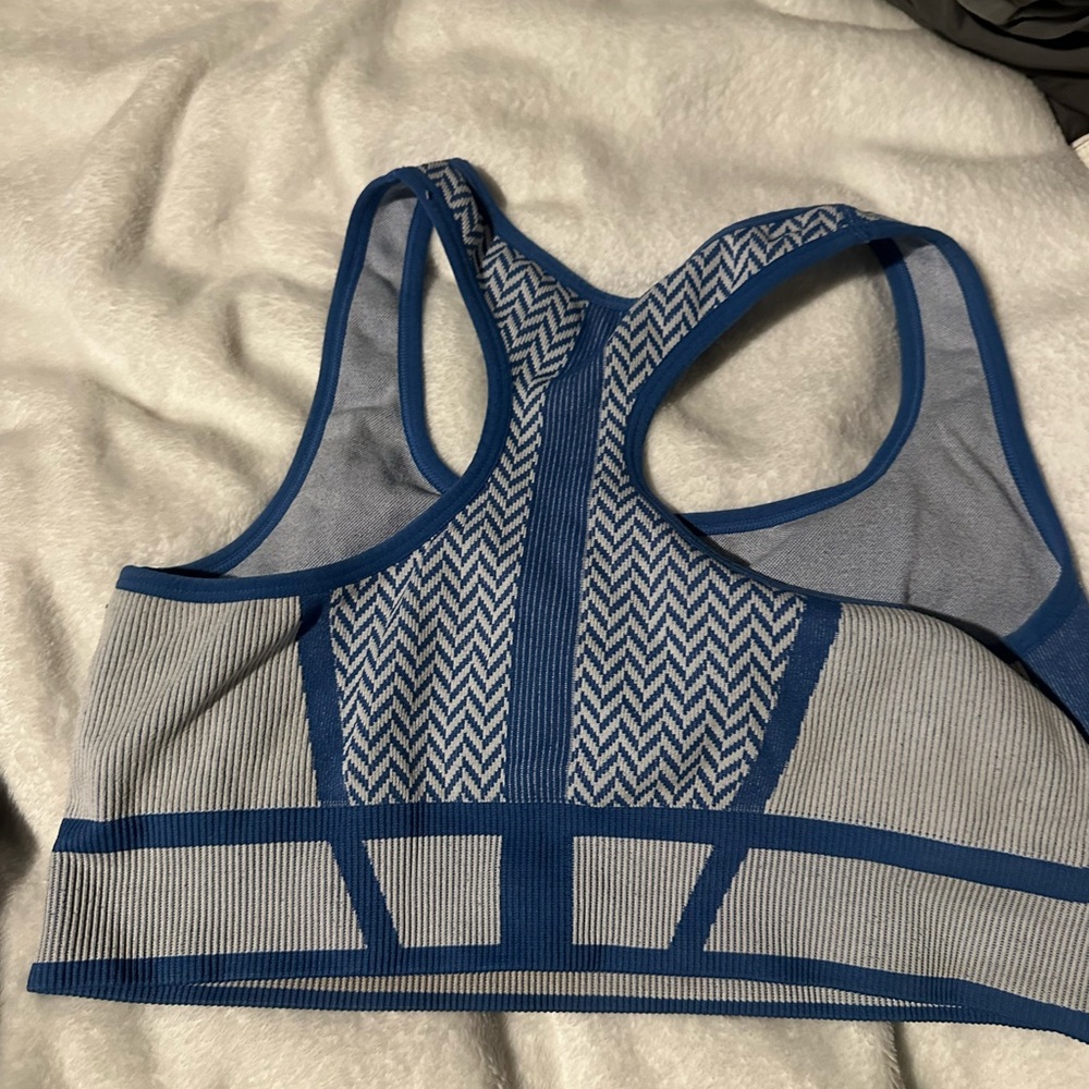 sports bra fabletics